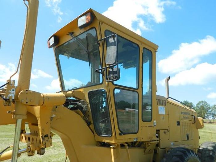 Used CHAMPION 710A - MOTOR GRADERS