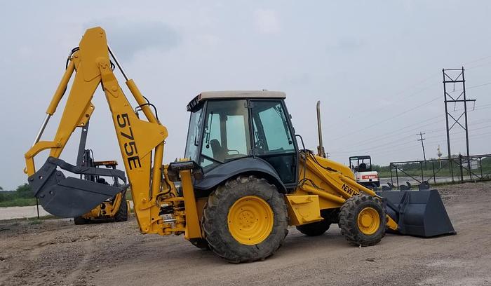 Used 2001 NEW HOLLAND 575E - BACKHOES