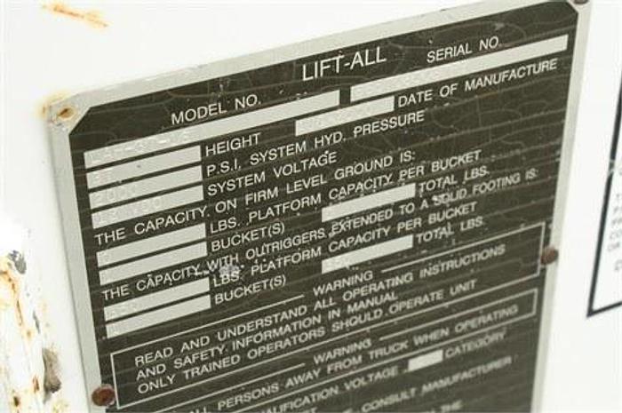 Used 2000 INTERNATIONAL 4900 - BUCKET TRUCK OR BOOM TRUCKS