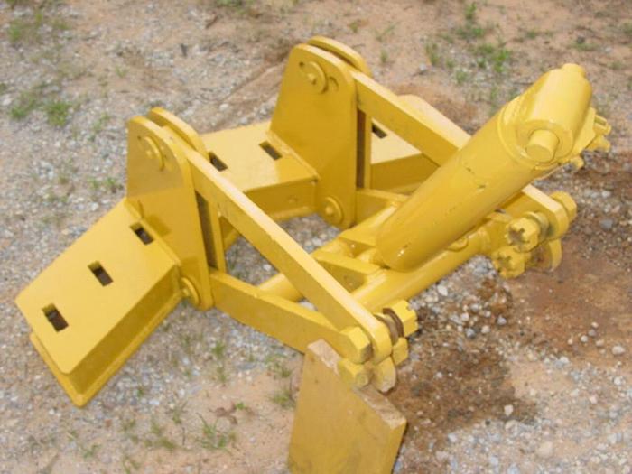 Used JOHN DEERE 570A-570B - RIPPER