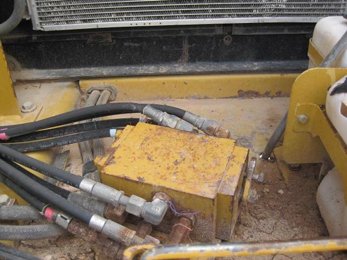 Used 2006 CATERPILLAR 320CL - EXCAVATORS