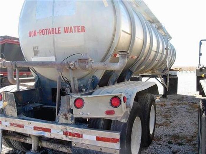 Used 1975 FRUEHAUF FRUEHAUF - WATER TANK & WATER TRUCK