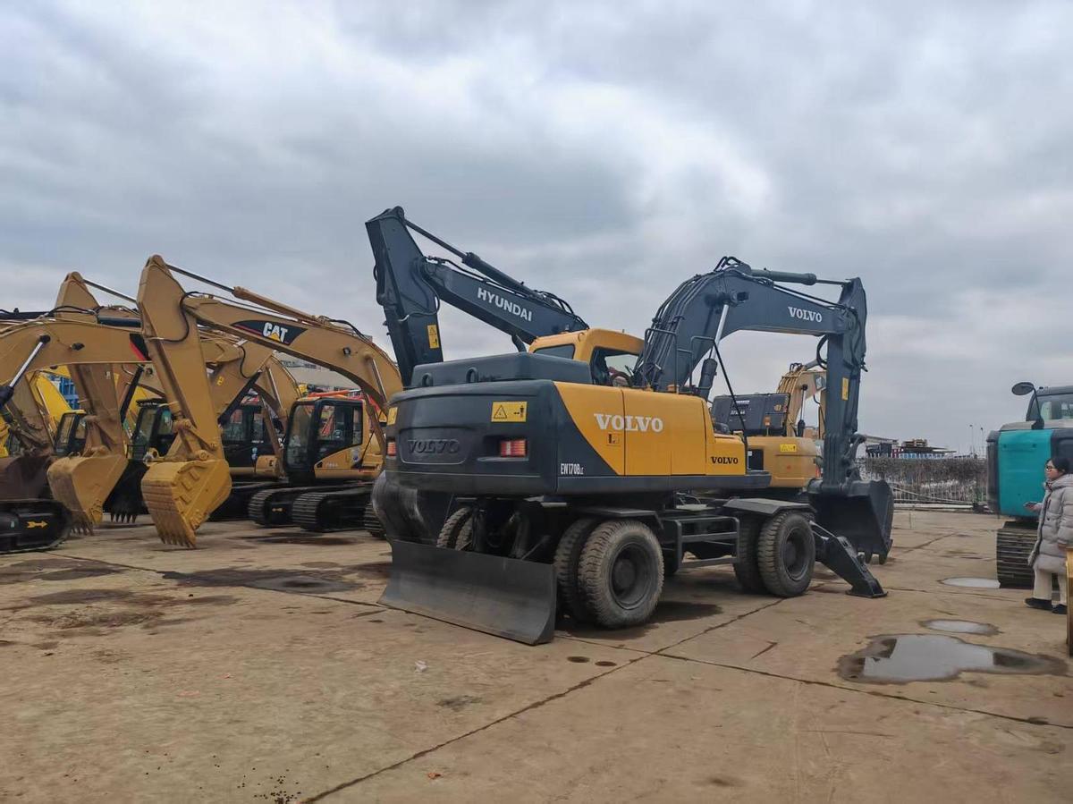 Used 2001 VOLVO EW170