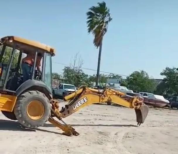 Used 2005 JOHN DEERE 310SG - BACKHOES