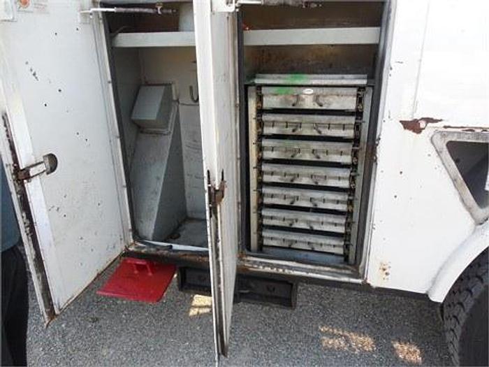 Used 1999 INTERNATIONAL 4900 - BUCKET TRUCK OR BOOM TRUCKS