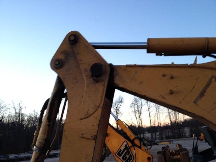 Used CATERPILLAR 420D - BACKHOES