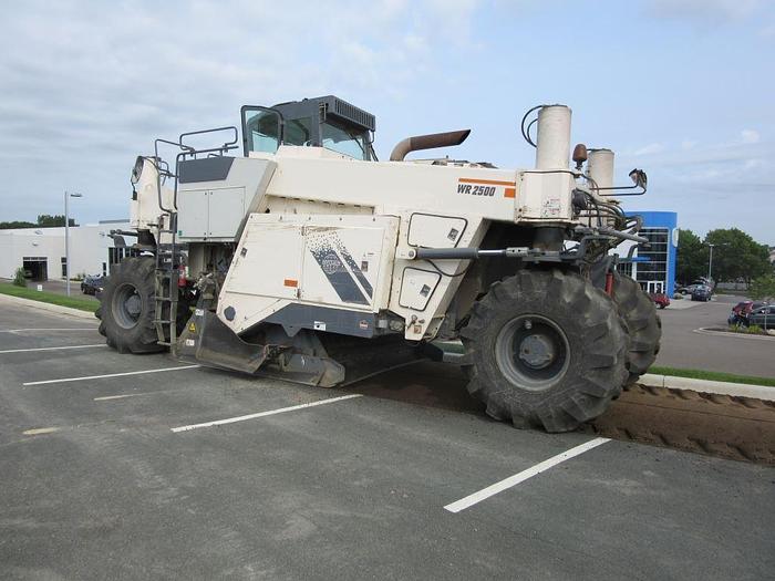 Used 2011 WIRTGEN WR2500S - PAVING EQUIPMENT