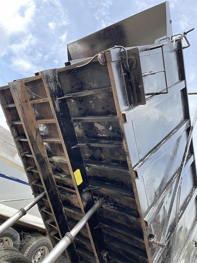 Used 1999 FREIGHTLINER FL70  - DUMP TRUCK