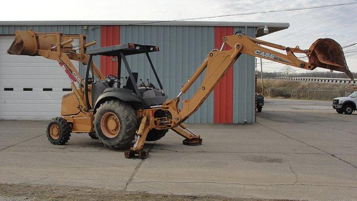 Used 2003 CASE 580M - BACKHOES