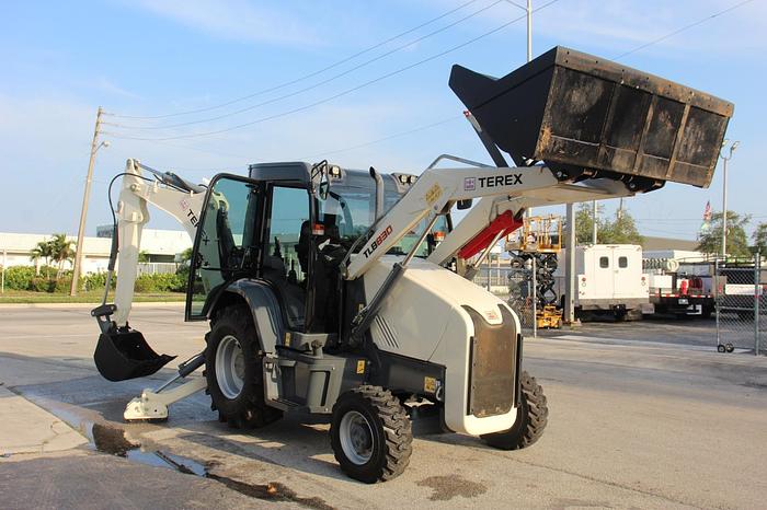 Used TEREX TLB830 - BACKHOES