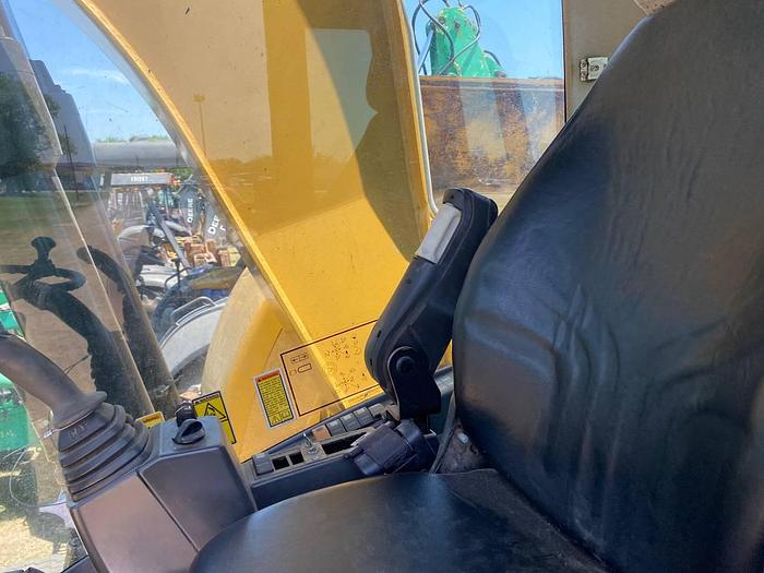 Used 1999 NEW HOLLAND 555E - BACKHOES