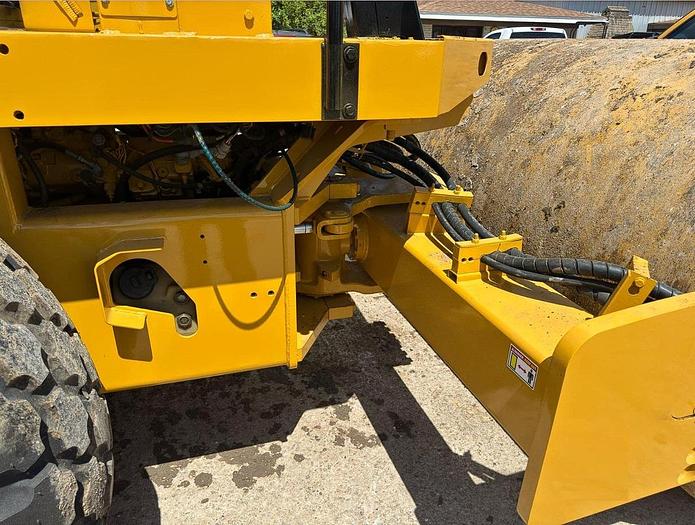 Used 2006 CATERPILLAR CP533E - COMPACTORS