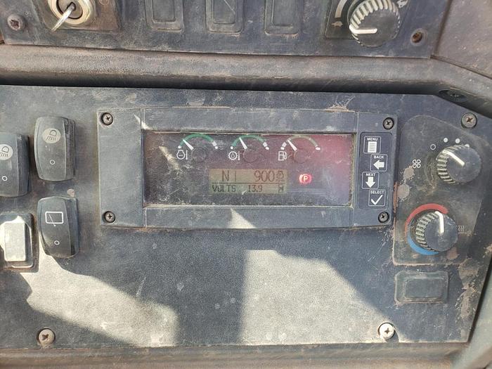 Used 2010 JOHN DEERE 410J - BACKHOES