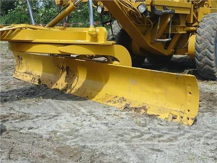 Used 2002 CATERPILLAR 140H - MOTOR GRADERS