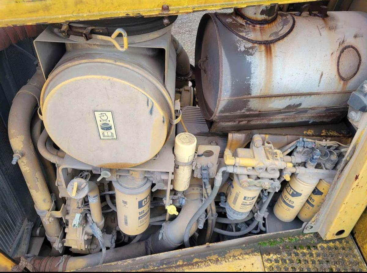 Used 2005 CATERPILLAR D8T