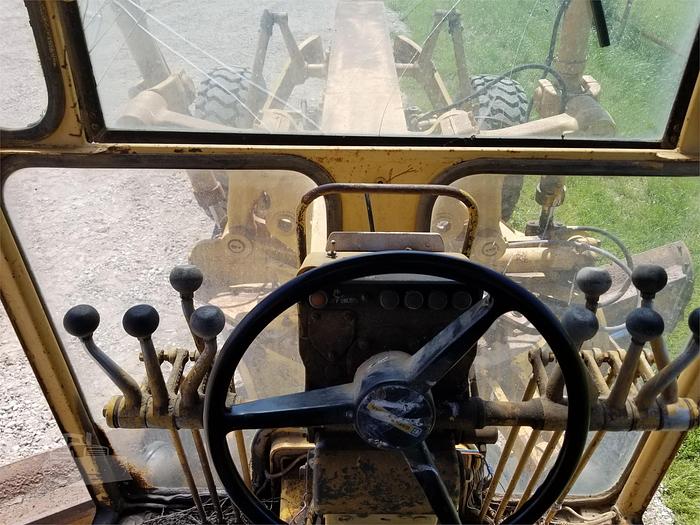 Used 1974 CATERPILLAR 12G - MOTOR GRADERS