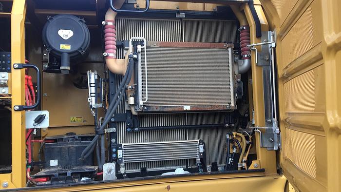 Used 2013 CATERPILLAR 320E - EXCAVATORS