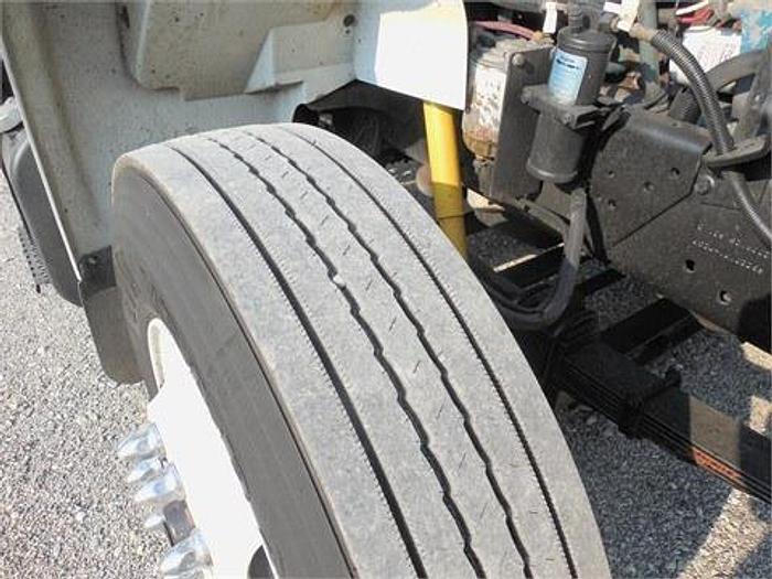 Used 1999 INTERNATIONAL 4900 - BUCKET TRUCK OR BOOM TRUCKS