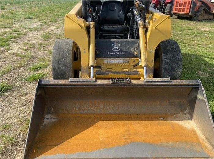 Used 2005 JOHN DEERE 320 - SKID STEER LOADERS
