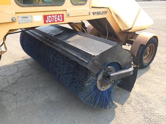 Used 2002 WALDON SM-250 - SWEEPER