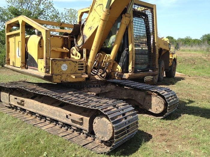 Used 2002 CATERPILLAR 320C L - EXCAVATORS