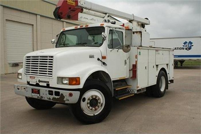 Used 2000 INTERNATIONAL 4900 - BUCKET TRUCK OR BOOM TRUCKS
