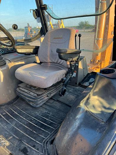 Used 2011 CASE 580 N - BACKHOES