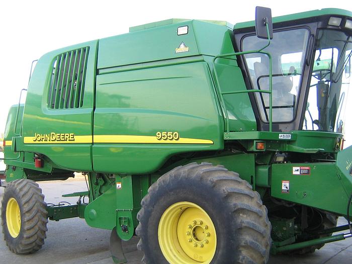 Used 2002 JOHN DEERE 9550 - COMBINES