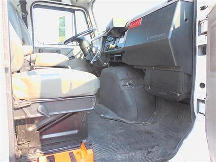 Used 1999 INTERNATIONAL 4900 - BUCKET TRUCK OR BOOM TRUCKS