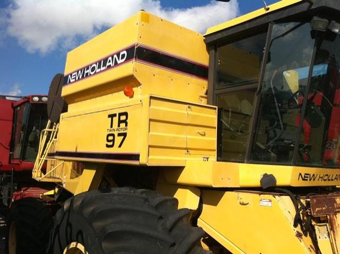 Used 1994 NEW HOLLAND  TR97  - COMBINES