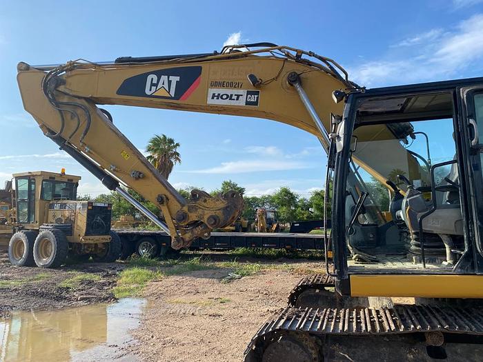 Used 2011 CATERPILLAR 320D LRR - EXCAVATORS