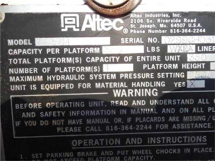 Used 1999 INTERNATIONAL 4900 - BUCKET TRUCK OR BOOM TRUCKS