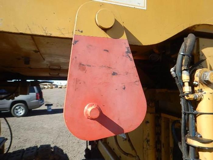 Used 2011 CATERPILLAR PM201(COLD PLANER) - PAVING EQUIPMENT