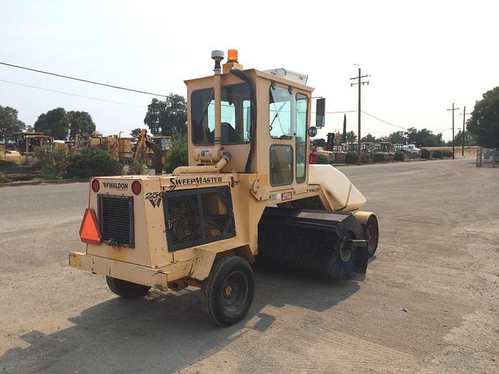 Used 2002 WALDON SM-250 - SWEEPER