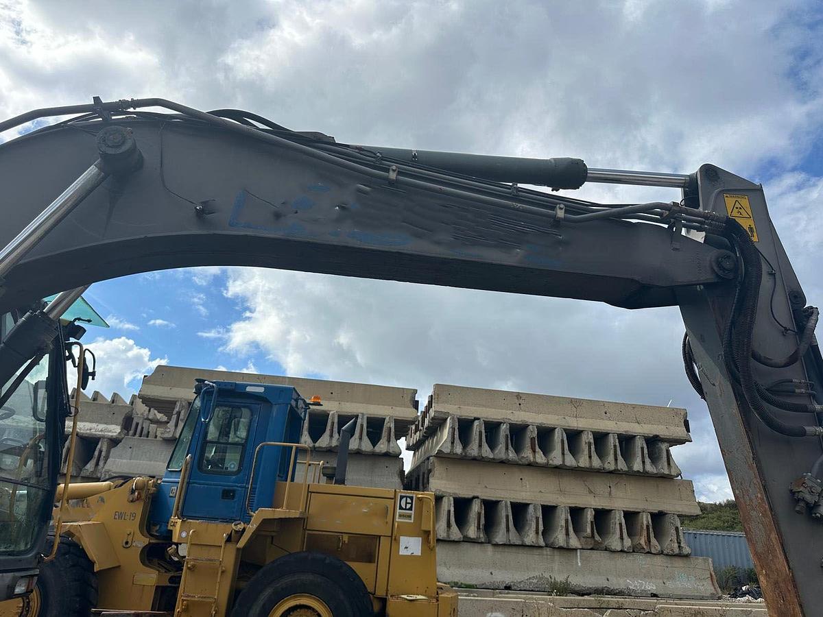 Used 2007 VOLVO EW180C - EXCAVATORS
