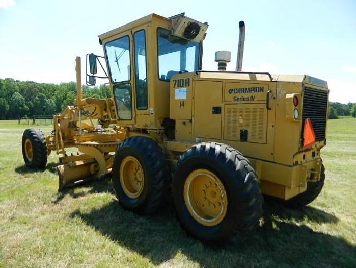 Used CHAMPION 710A - MOTOR GRADERS