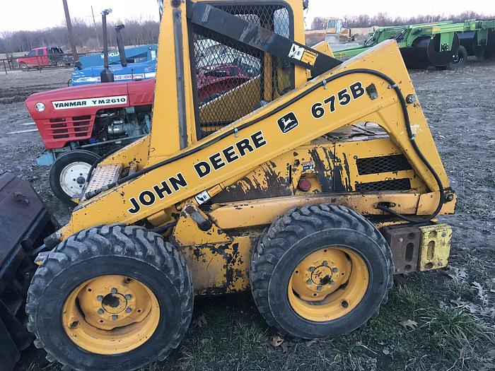 Used 1990 JOHN DEERE 675B - SKID STEER LOADERS
