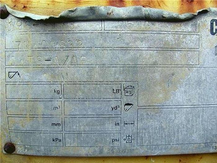 Used CATERPILLAR 3.75 CUBIC YARD - BUCKET, GP