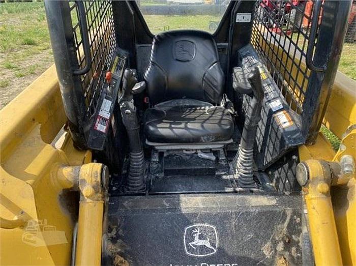 Used 2005 JOHN DEERE 320 - SKID STEER LOADERS