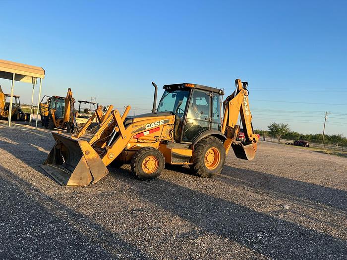 Used 2011 CASE 580 N - BACKHOES