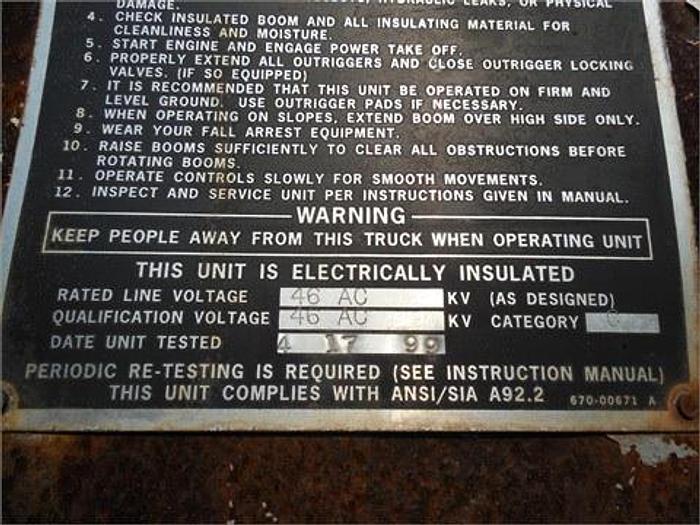 Used 1999 INTERNATIONAL 4900 - BUCKET TRUCK OR BOOM TRUCKS