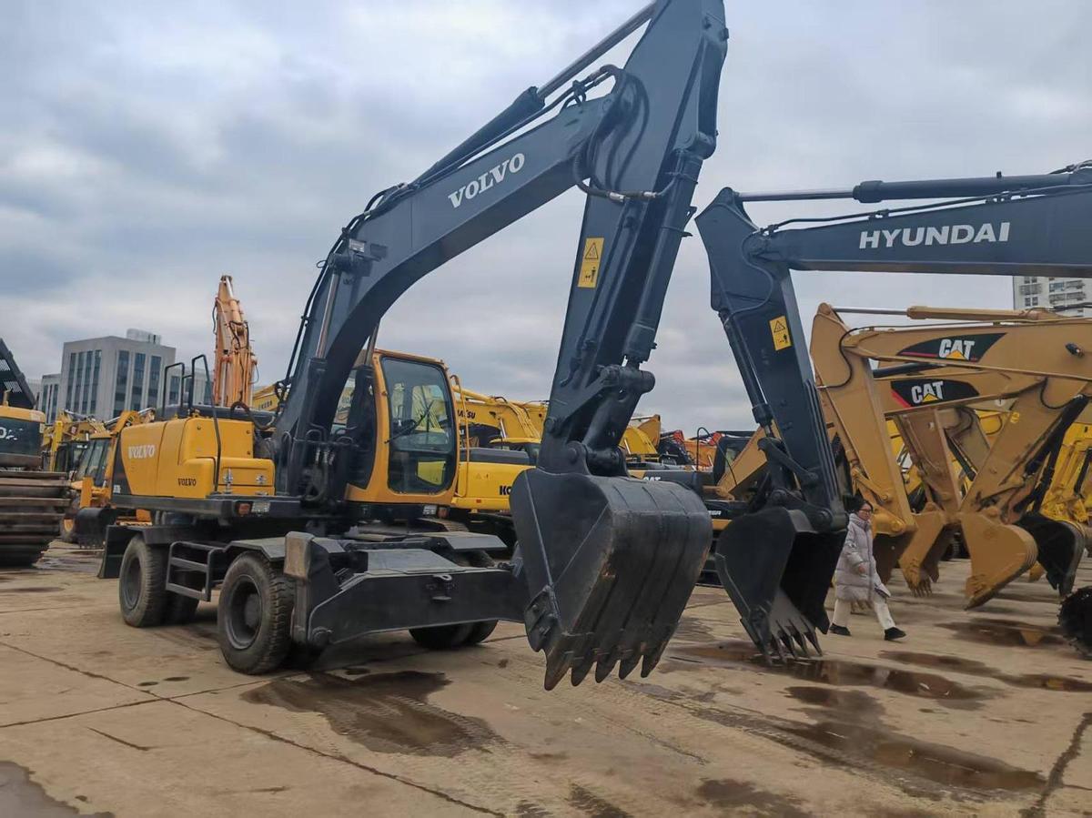 Used 2001 VOLVO EW170