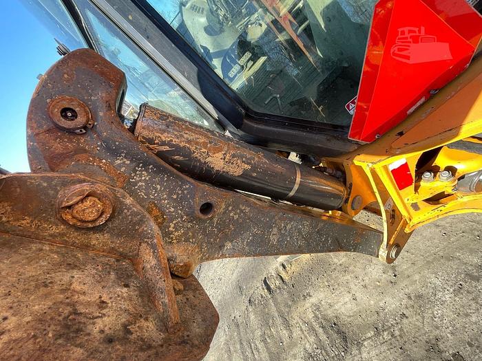 Used 2015 CASE 580 SN - BACKHOES