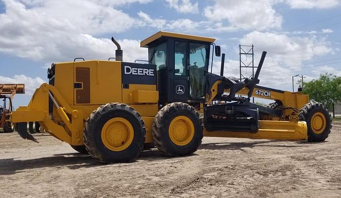Used 2005 JOHN DEERE 672CH - MOTOR GRADERS