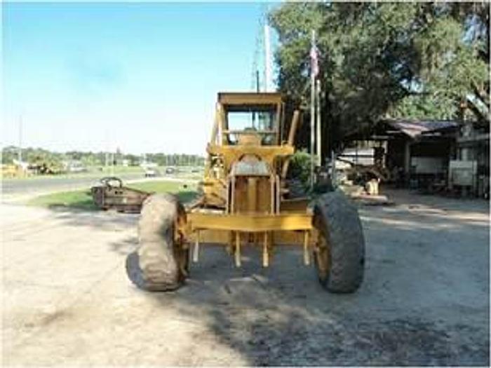 Used 1990 JOHN DEERE 570B - MOTOR GRADERS