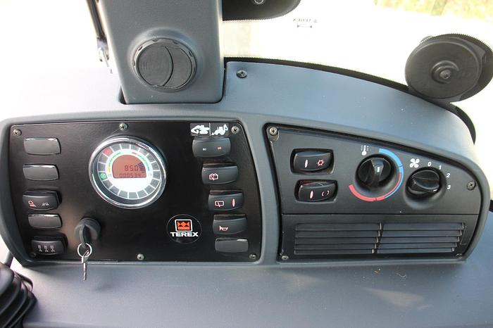 Used TEREX TLB830 - BACKHOES