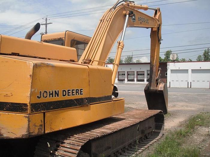 Used 1988 JOHN DEERE 690D - EXCAVATORS