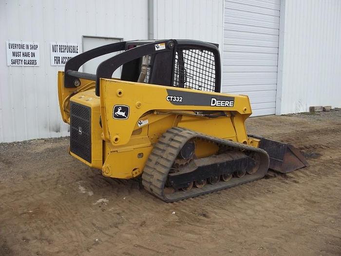 Used 2006 JOHN DEERE CT322 - SKID STEER LOADERS
