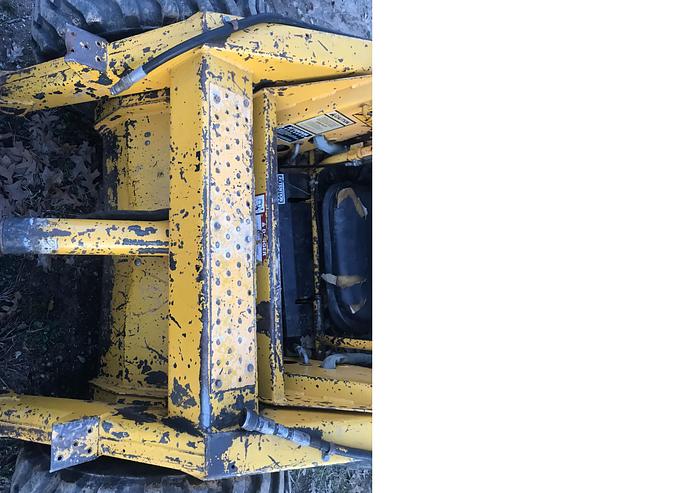 Used 1990 JOHN DEERE 675B - SKID STEER LOADERS