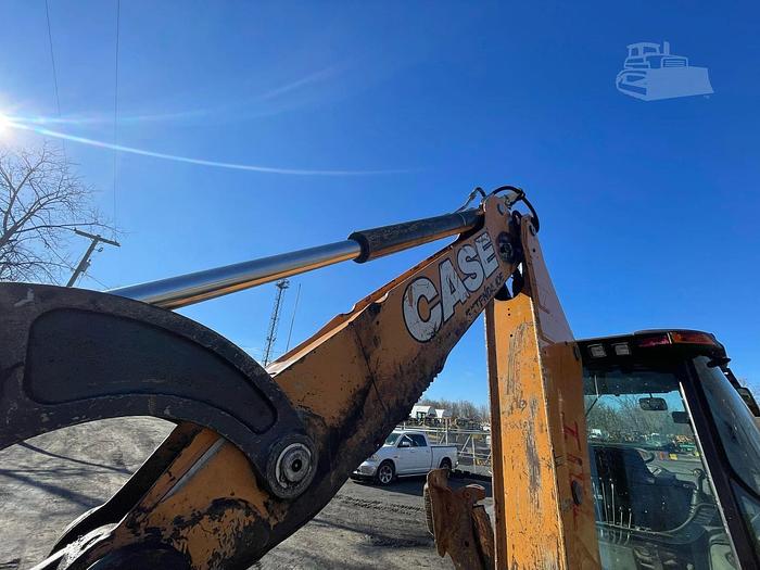 Used 2015 CASE 580 SN - BACKHOES